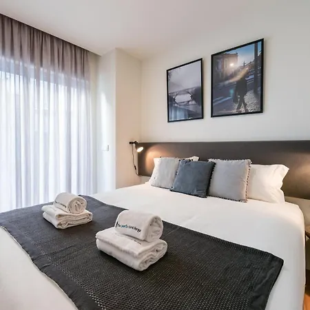 Guestready - Three Mirrors *